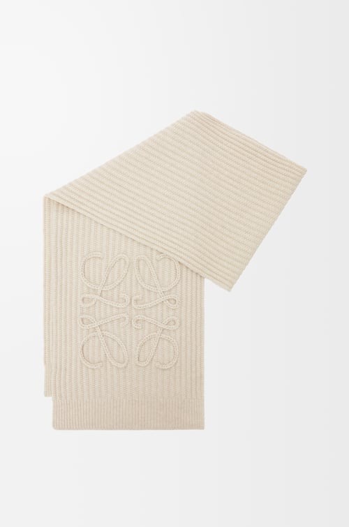 4 Scarf Hangat Yang Bikin Penampilanmu Makin Kece